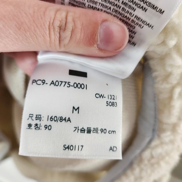 LEVIS Monty Sherpa Pullover Sweatshirt - Picture 7 of 7